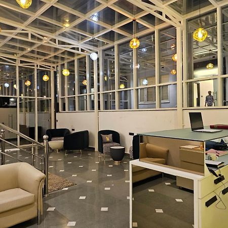 Hotel The Glass House เกรทเตอร์นอยดา ภายนอก รูปภาพ