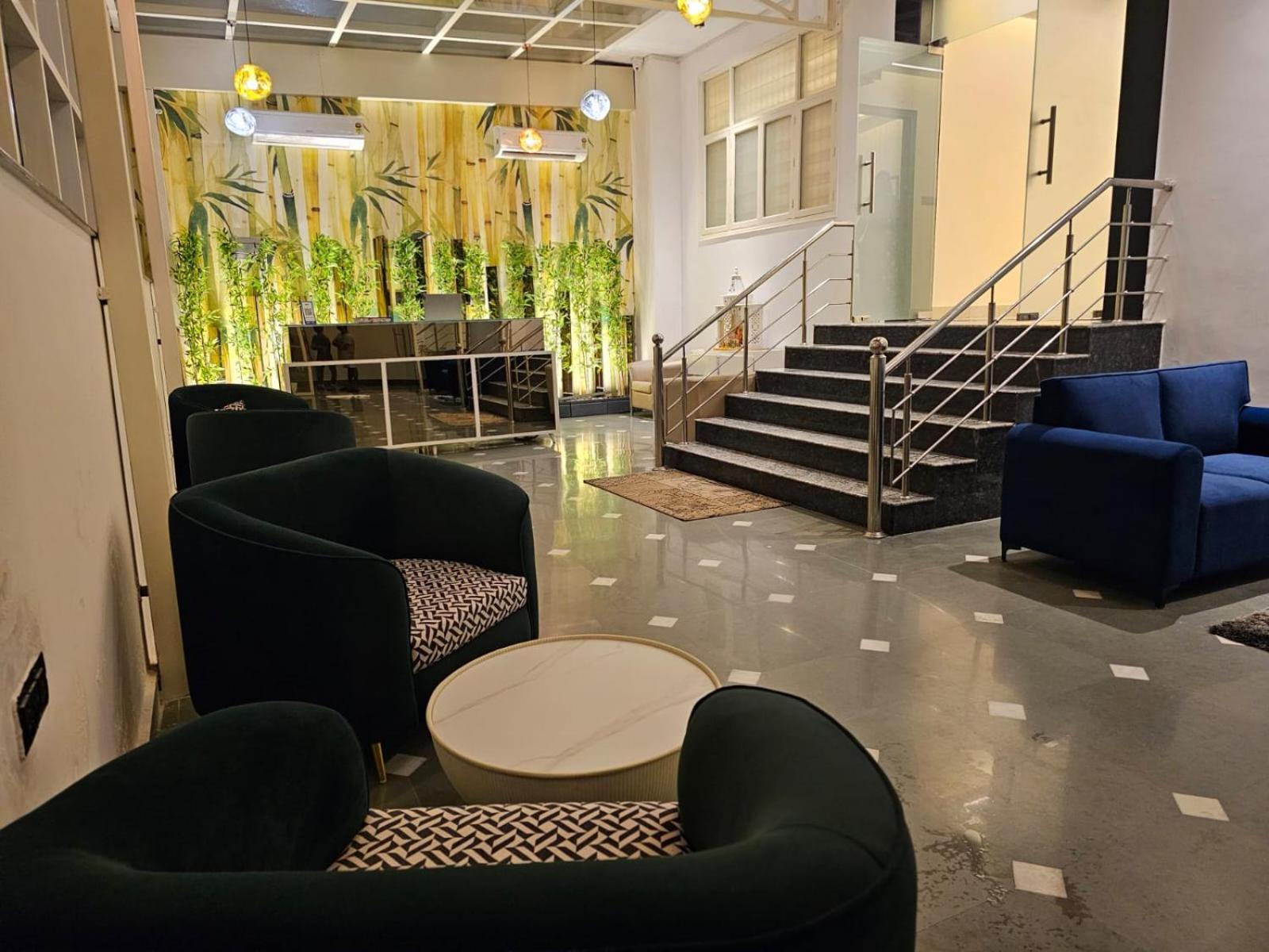 Hotel The Glass House เกรทเตอร์นอยดา ภายนอก รูปภาพ