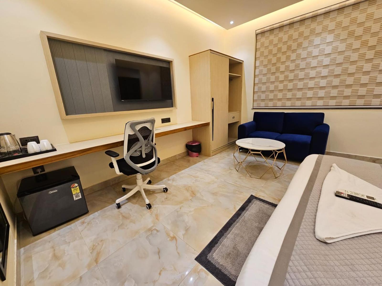 Hotel The Glass House เกรทเตอร์นอยดา ภายนอก รูปภาพ